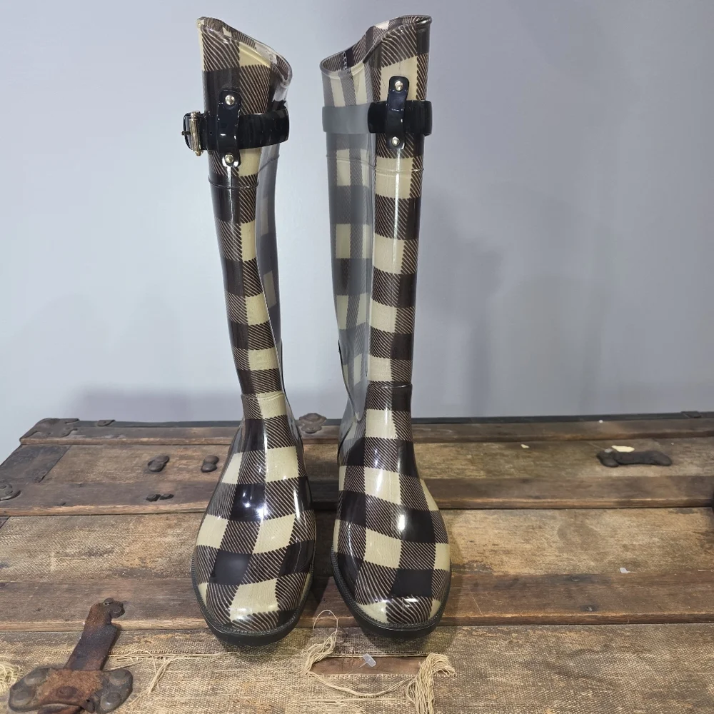 Lauren Ralph Lauren Rossalyn II Plaid Rubber Rain Boots w/Adjustable Strap. 10